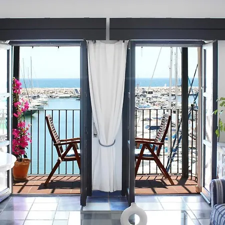 First Line In Puerto Banus 아파트 마르베야